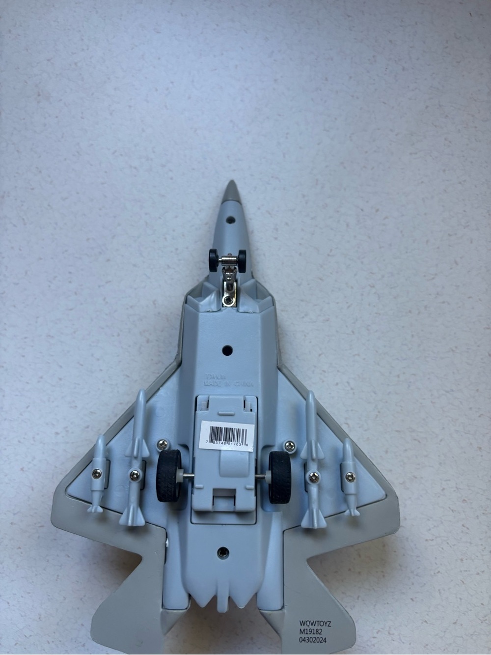 Kids Toy F-22 Jet Fighter - Silver and Red - Picture 4 of 10